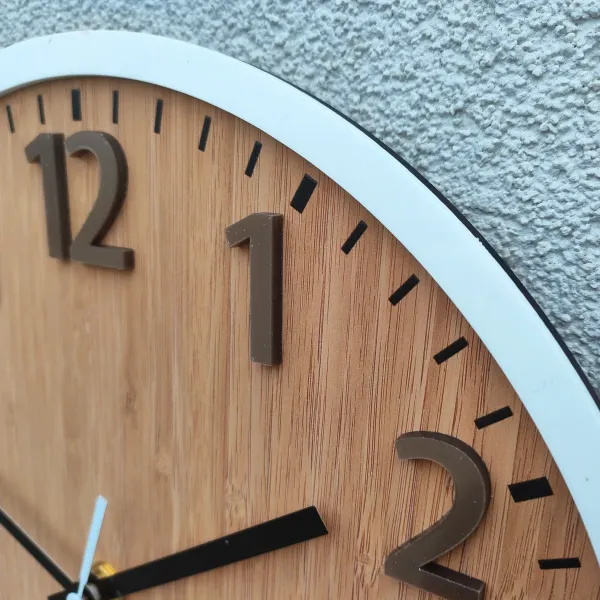 ModernClock Bambusové nástenné hodiny Karina 30 cm hnedé/biele