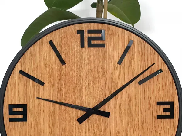 ModernClock Drevené nástenné hodiny Arabik 50 cm dub prírodný/čierny