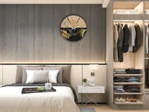 ModernClock Drevené nástenné hodiny Golden 33 cm dub prírodný/zlatá