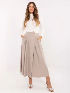 Factory Elegantná dámska midi sukňa s ozdobným gombíkom Farba: Hnedá, Veľkosť: UNI