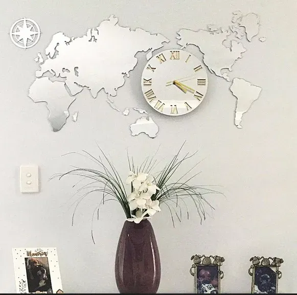 ModernClock Nástenné samolepiace hodiny Mapas 110x55 cm zrkadlové