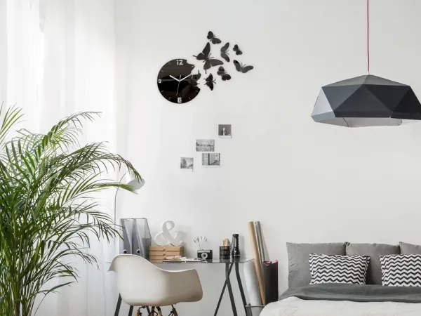 ModernClock Nástenné samolepiace hodiny Motýľ 28 cm čierne