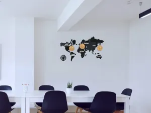 ModernClock Nástenné samolepiace hodiny Časové zóny 100x56 cm čierne/hnedé