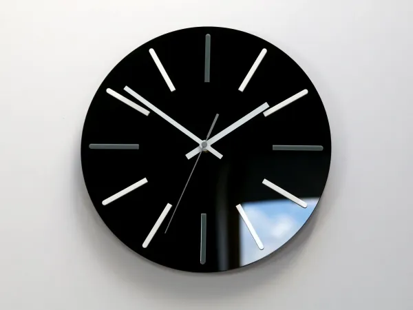 ModernClock Nástenné hodiny Modus 30 cm čierne