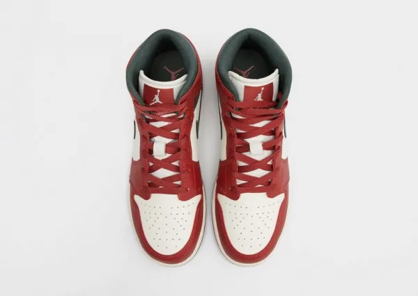 Jordan Air 1 Mid Bg