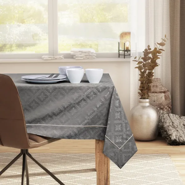 Obrus s manžetou DecoKing MAYA hnedý, veľkosť 140x340