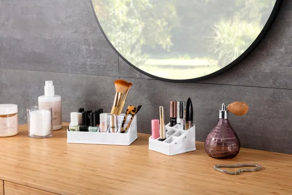 Die moderne Hausfrau Organizér na make-up Marmor