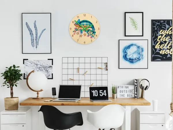 ModernClock Detské nástenné hodiny Ami Chameleon 30 cm viacfarebné