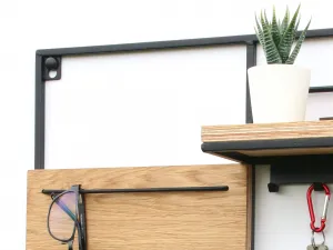 ModernClock Nástenná polica s háčikmi na kľúče Mikos 50 cm čierna/hnedá