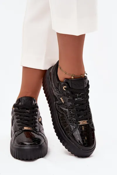 Lakovane dámske sneakers na platforme Lee Cooper