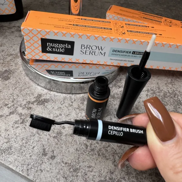 Sérum na obočie – zhusťovacie sérum + štetec Nuggela & Sulé 5ml