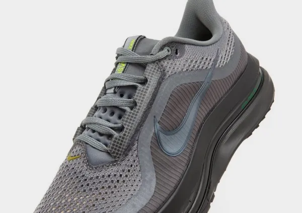 Nike Pegasus Premium