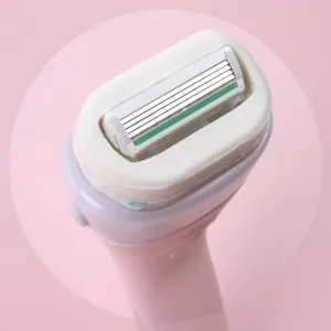 Wilkinson Sword Intuition 2in1 Ultra Moisture Razor holiaci strojček + náhradné hlavice 5 ks