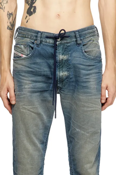 Džínsy Diesel 2032 D-Krooley-B Jogg Sweat Jeans Blue