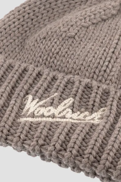 Čapica Woolrich Merino Wool Logo Beanie Falcon