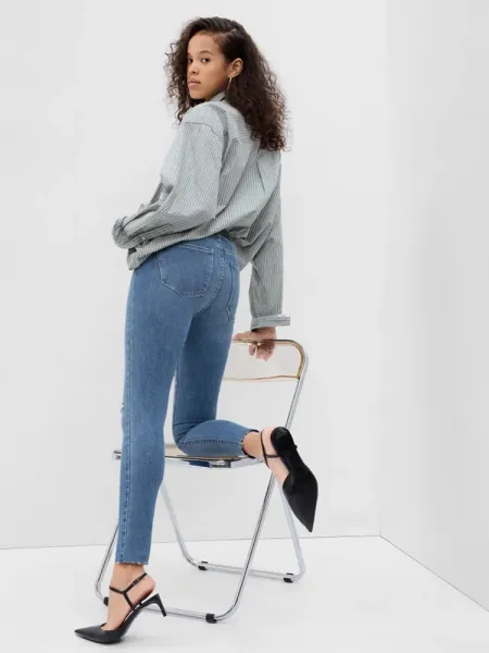 GAP Džínsy pre ženy  High Rise Universal Jeggings 756653-00 Veľkosť: 29REG