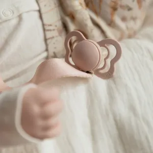 Klip na cumlík BIBS Ribbon Blush