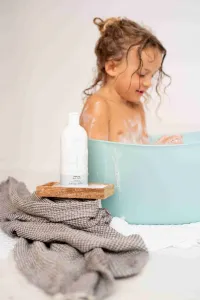 Naif Baby & Kids Bath Foam relaxačná pena do kúpeľa náhradná náplň 500 ml
