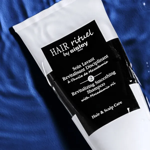 Hair Rituel by Sisley Revitalizing Smoothing Shampoo with Macadamia oil uhladzujúci šampón pre všetky typy vlasov 200 ml