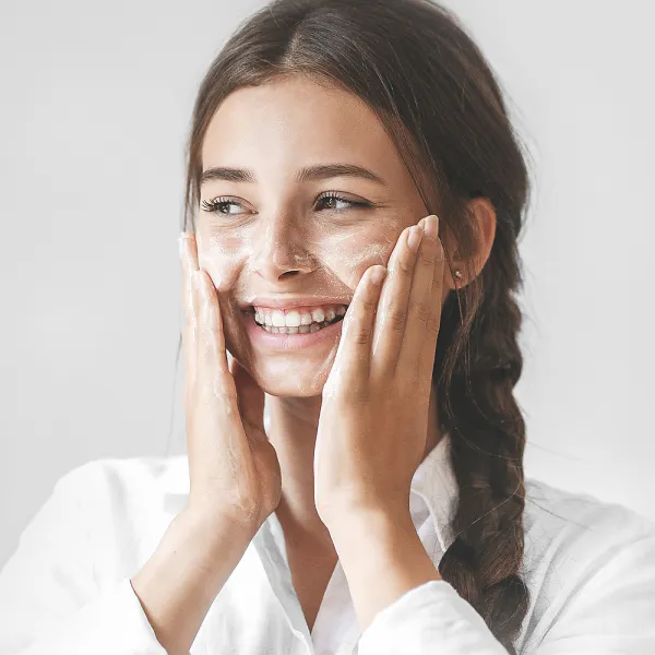 Natuint cosmetics - Čistiaci gél na pleť - hydratačný 3 v 1
