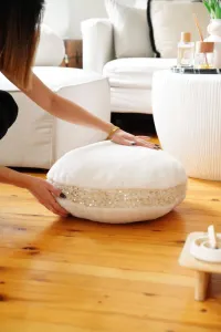 Decorative Pad Pelus - Ecru