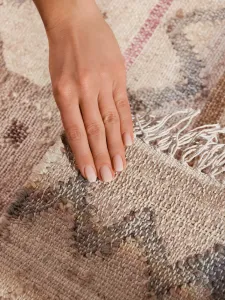 Koberec Elle Decoration Roya Imani krémový / viacfarebný