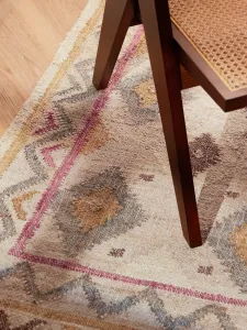 Koberec Elle Decoration Roya Imani krémový / viacfarebný