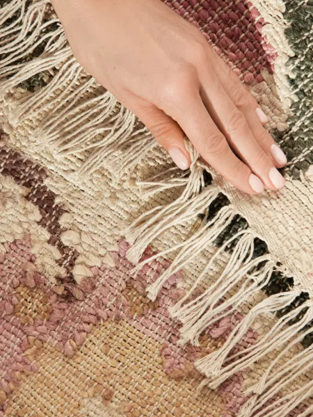 Koberec Elle Decoration Roya Violette krémový / viacfarebný