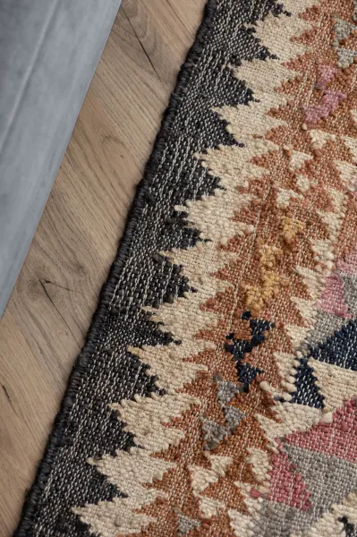 Koberec Elle Decoration Roya Parsa krémový / viacfarebný