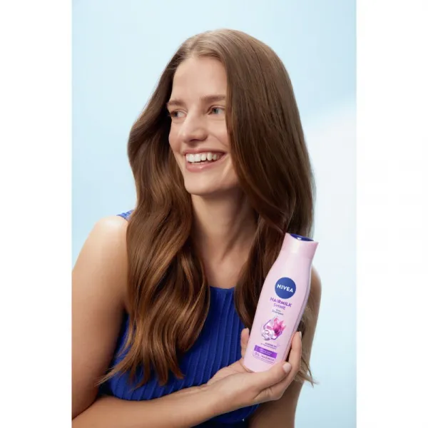 NIVEA Hairmilk Shine ošetrujúci šampón 250 ml