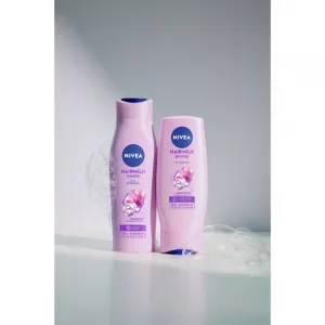 NIVEA Hairmilk Shine ošetrujúci šampón 250 ml