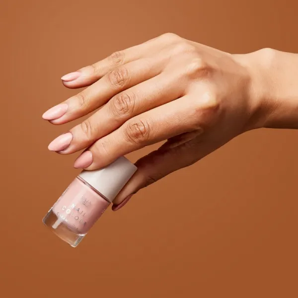 MUA Makeup Academy Nail Colour lak na nechty odtieň Caramel Glaze 10 ml