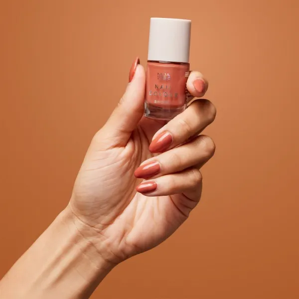 MUA Makeup Academy Nail Colour lak na nechty odtieň Sincere 10 ml