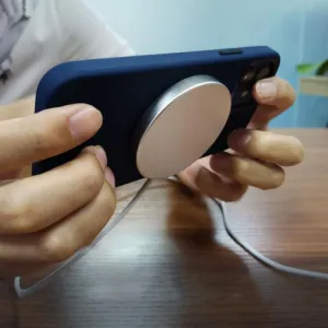 RUBBER MAGSAFE Kryt Apple iPhone 12 / 12 Pro červený