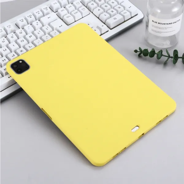 RUBBER Gumený kryt Apple iPad Pro 11 (2022 / 2021 / 2020 / 2018) žltý
