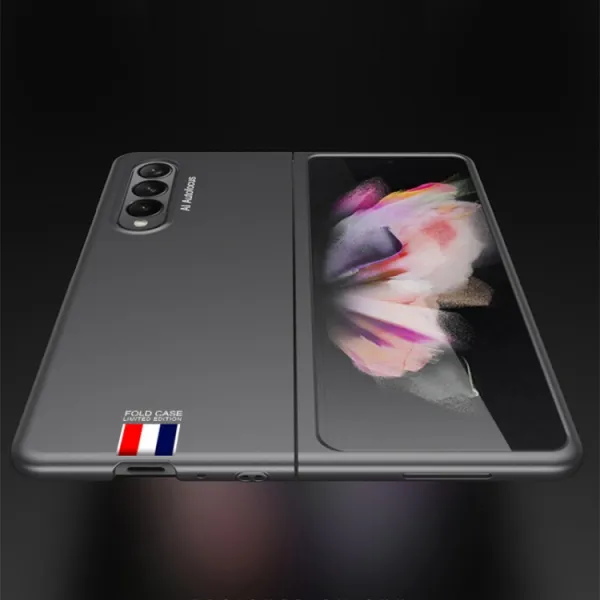 GKK STRIPES Ochranný kryt Samsung Galaxy Z Fold 3 5G strieborný