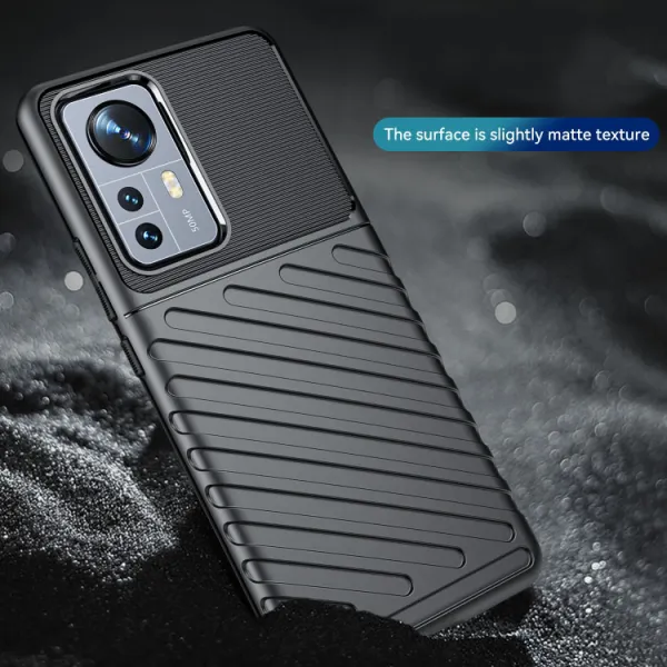 THUNDER Ochranný kryt Xiaomi 12 Pro čierny