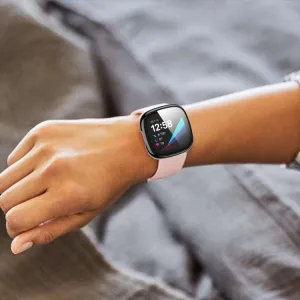 Plastový kryt s ochranným sklom pre Fitbit Versa 3 / Fitbit Sense čierny