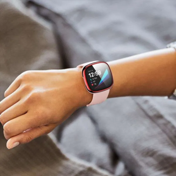 Plastový kryt s ochranným sklom pre Fitbit Versa 3 / Fitbit Sense červený