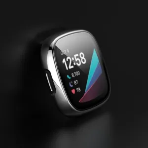 Plastový kryt s ochranným sklom pre Fitbit Versa 3 / Fitbit Sense strieborný