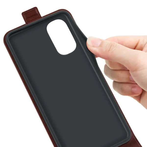 Vyklápacie puzdro Motorola Moto G62 5G hnedé