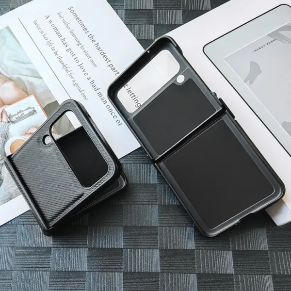 IMAK CARBON Ochranný obal pre Samsung Galaxy Z Flip4 5G čierny