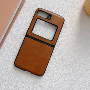 LEATHER Plastový kryt Motorola Razr 2022 5G hnedý