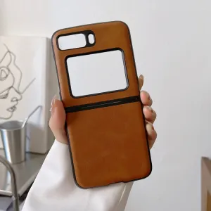 LEATHER Plastový kryt Motorola Razr 2022 5G hnedý