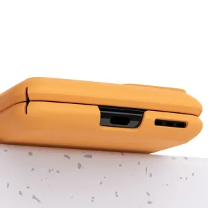 MACARON Plastový kryt pre Motorola Razr 2022 5G oranžový