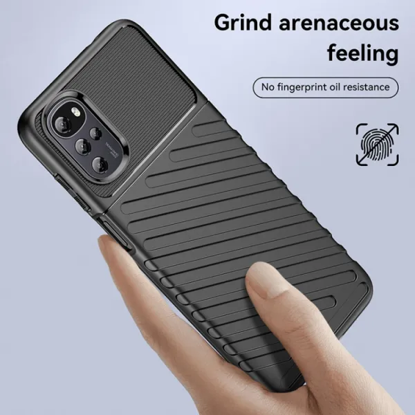 THUNDER Ochranný kryt Motorola Moto E22s čierny