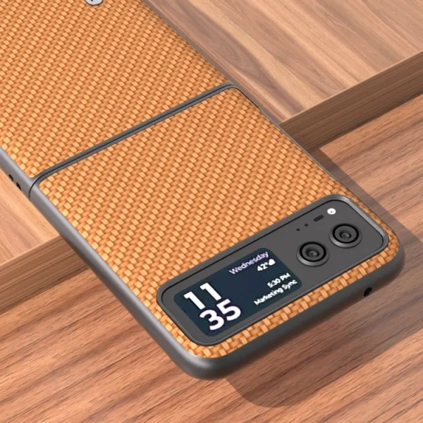 ABEEL CARBON Plastový kryt Motorola Razr 40 hnedý