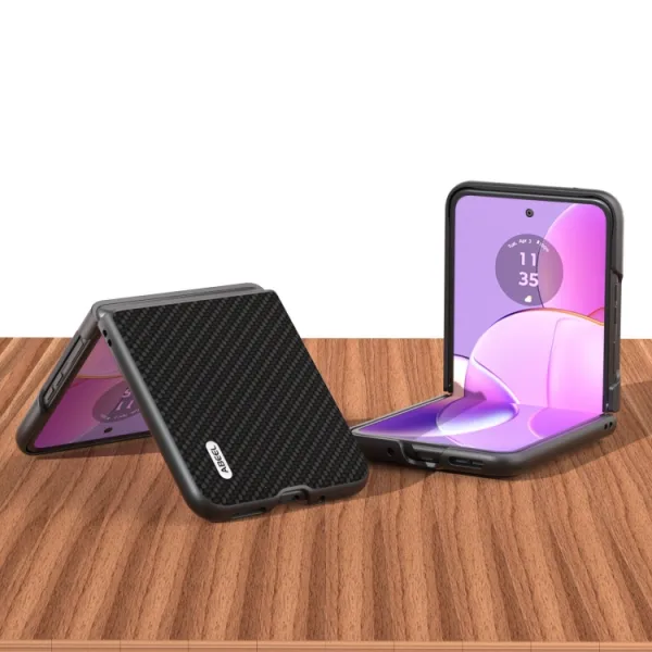ABEEL CARBON Plastový kryt Motorola Razr 40 čierny