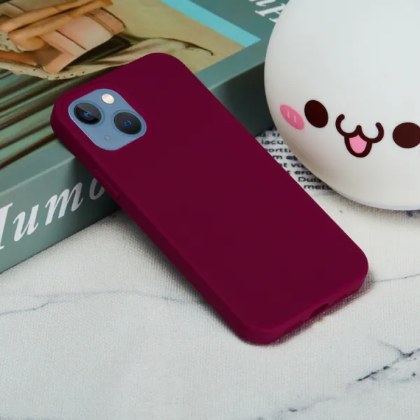 RUBBER Ochranný kryt pre Apple iPhone 15 Plus bordový