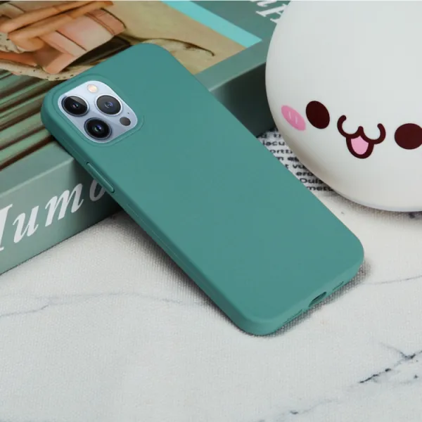 RUBBER Ochranný kryt pre Apple iPhone 15 Pro zelený